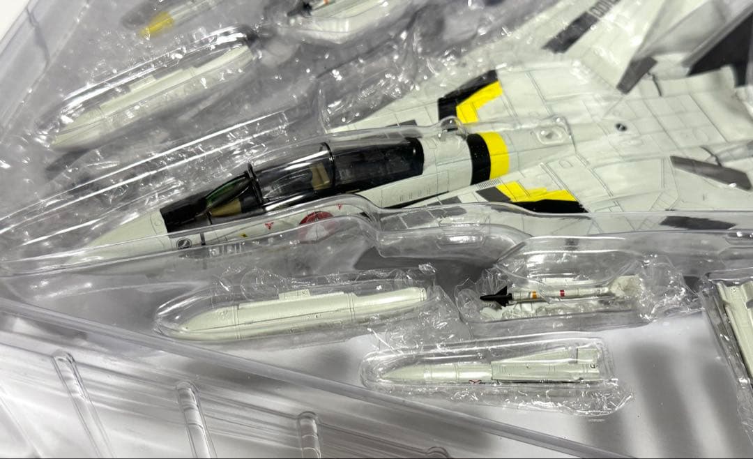 Calibre Wings 1/72 ROBOTECH F-14 限定版
