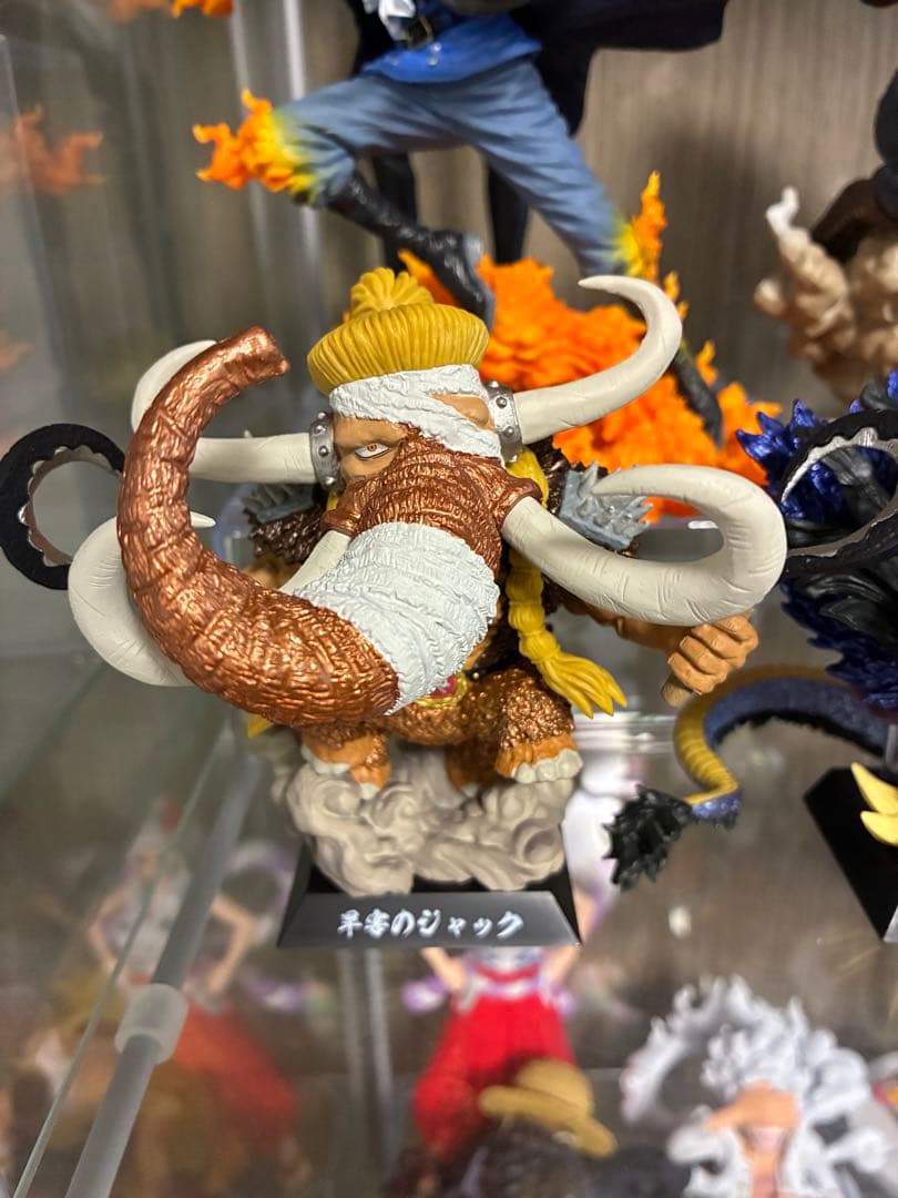 カイドウ　ジャック　キング　クイーン　フィギュア 4体セット＋ゾロ専用ページ