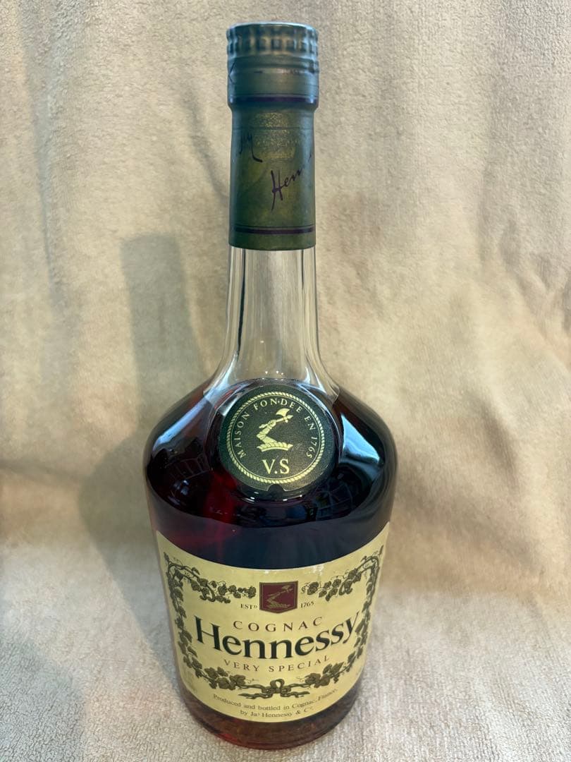 Hennessy コニャック 750ml