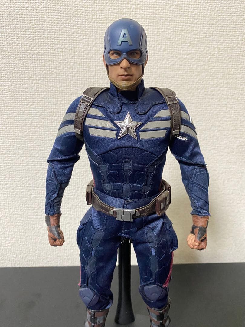 HOT TOYS キャプテン・アメリカ THE WINTER SOLDIER