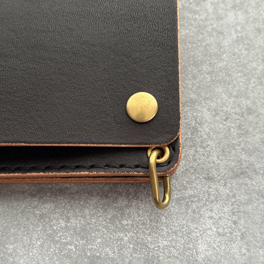 トラッカーウォレット　丘染めブラック　茶芯　3層　真鍮　長財布　ロングウォレット