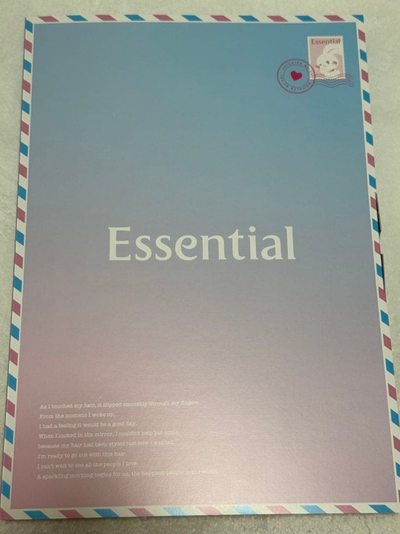 NewJeans Essential ポスター 非売品