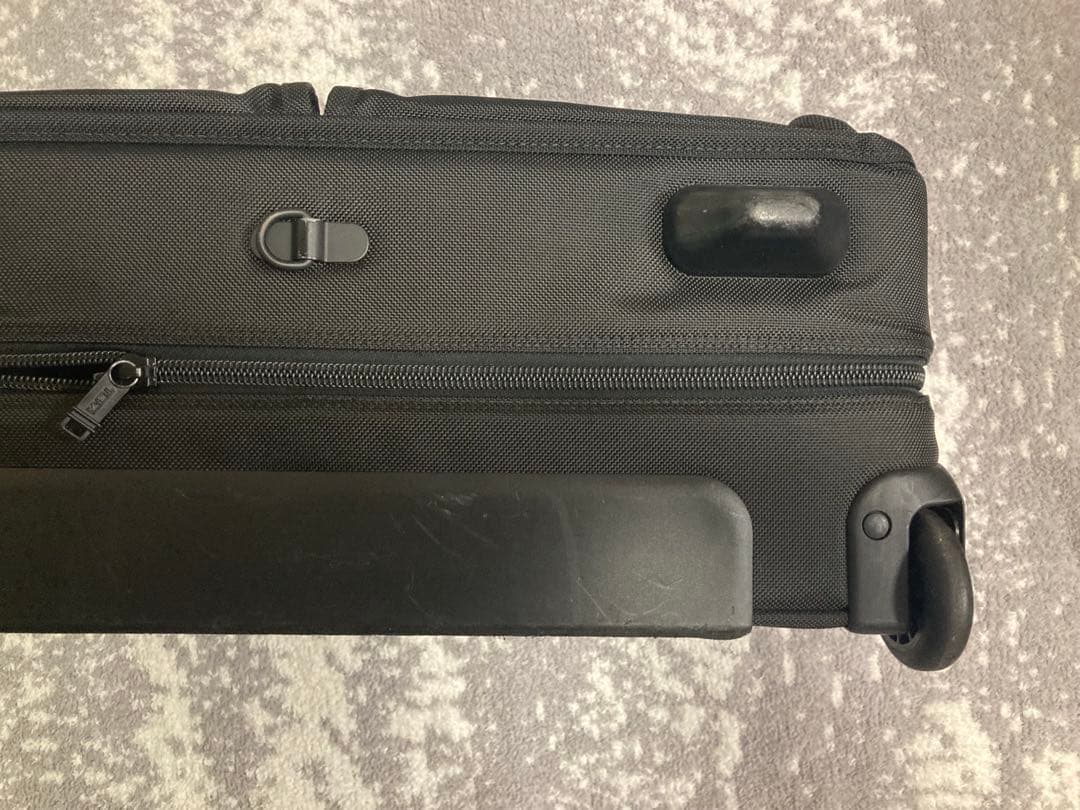 【使用2回】TUMI トゥミ 22033DH キャリー2輪