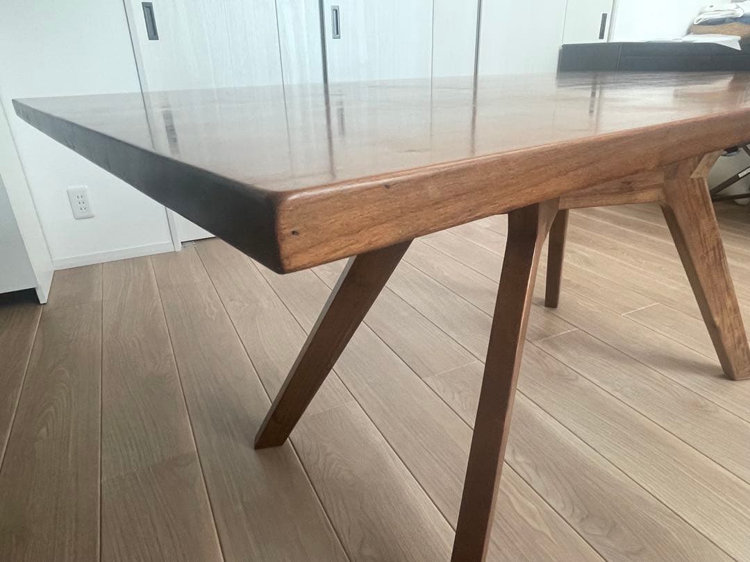 ブラウン 木製 モダンダイニングテーブル