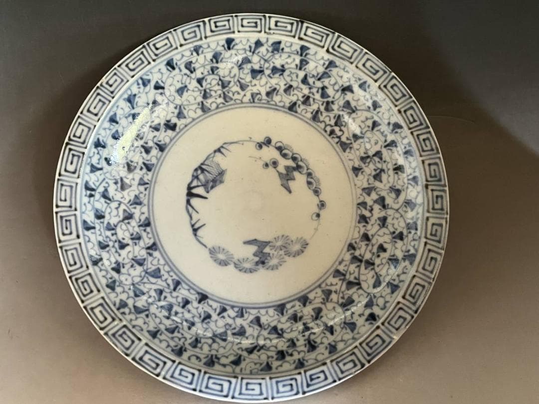 皿■染付花唐草文 江戸期 古伊万里 松竹梅 大皿 飾り皿 桐箱 時代物 骨董品■