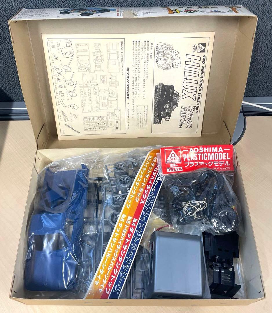 アオシマ　トヨタハイラックス　バルーンタイヤ　プラモデル　未組立品