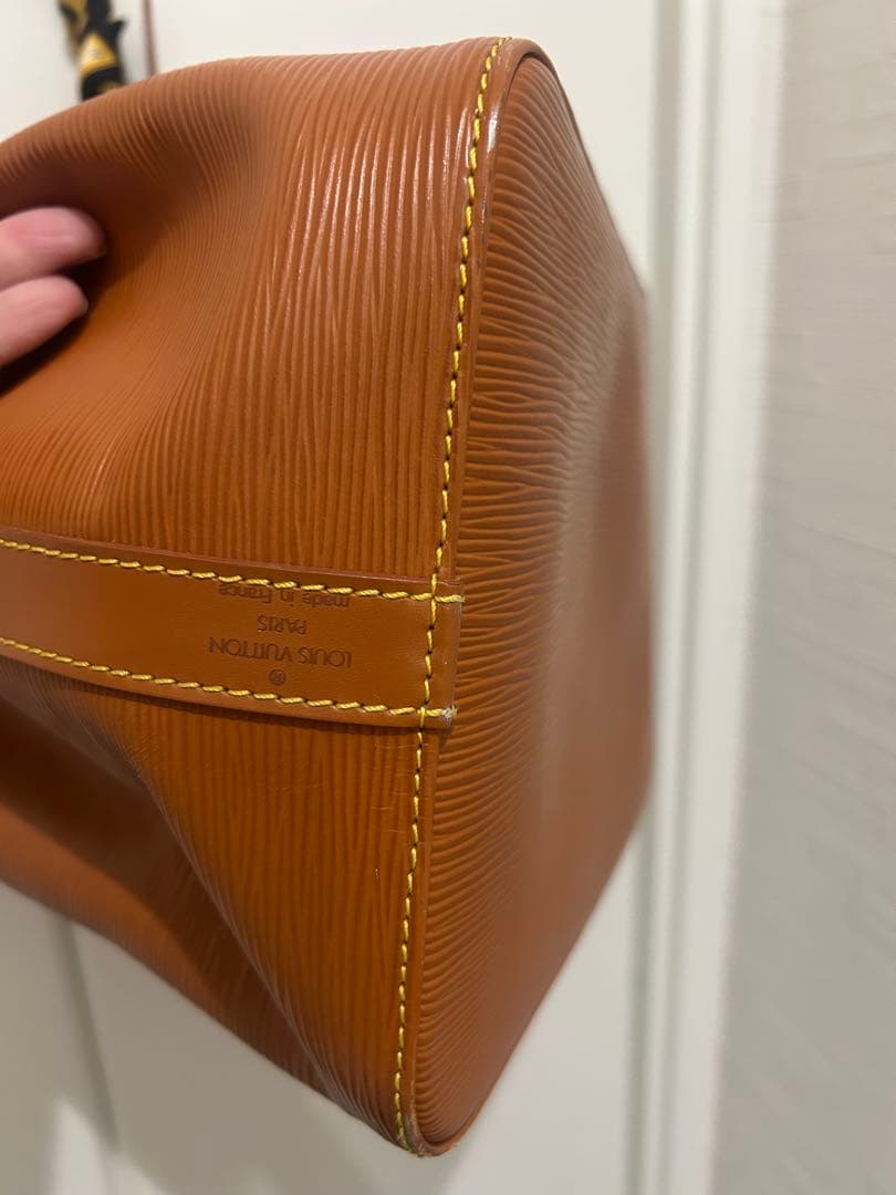 Louis Vuitton エピ　ノエ　バンドー付き