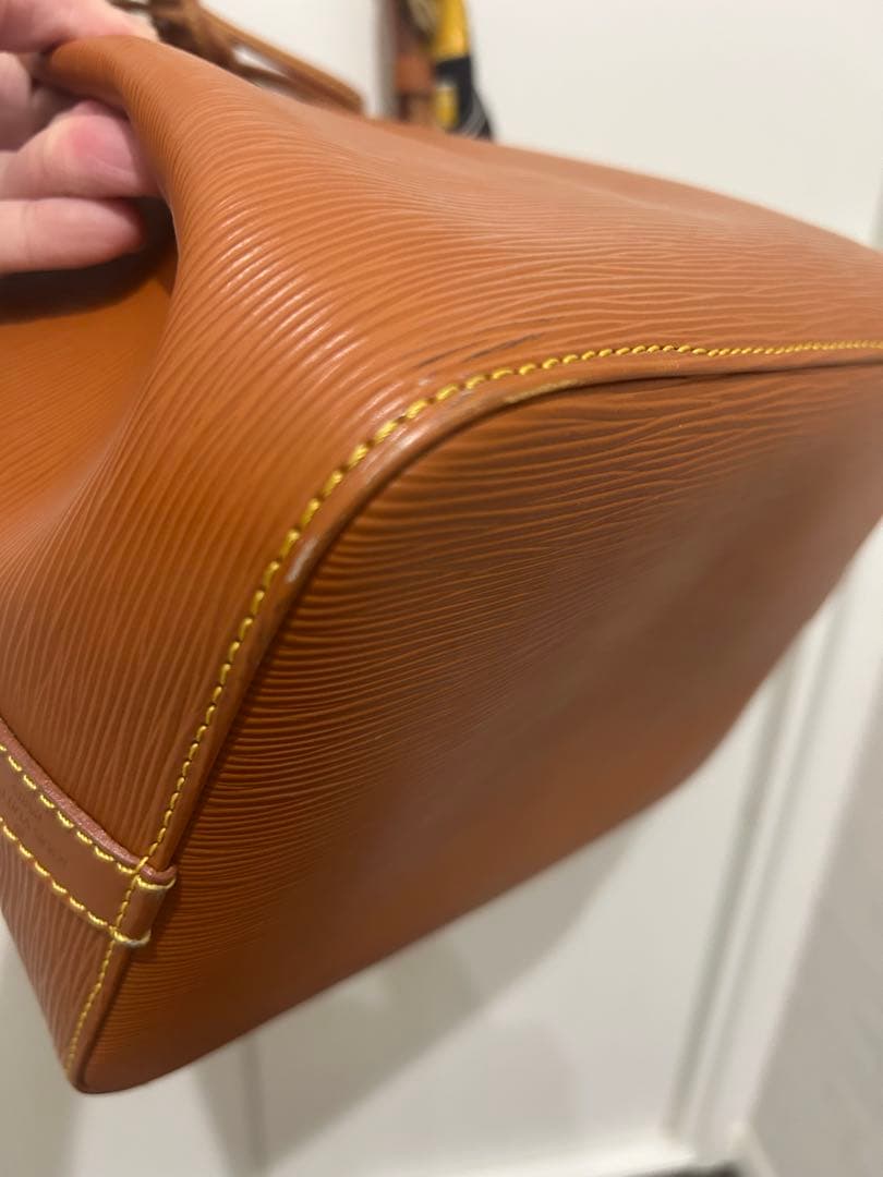 Louis Vuitton エピ　ノエ　バンドー付き