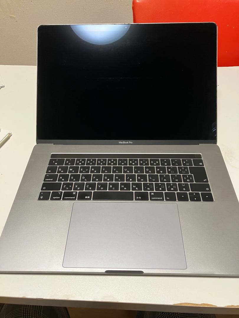 MacBook Pro 15.4インチ Retina 2018