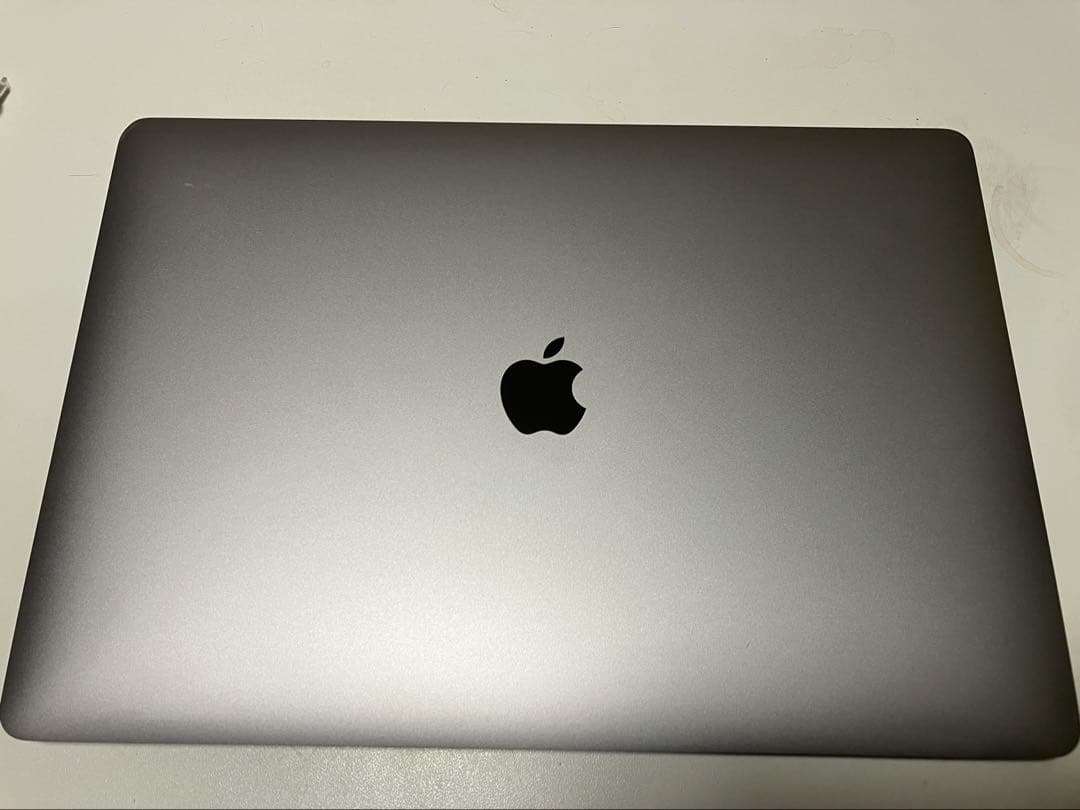 MacBook Pro 15.4インチ Retina 2018
