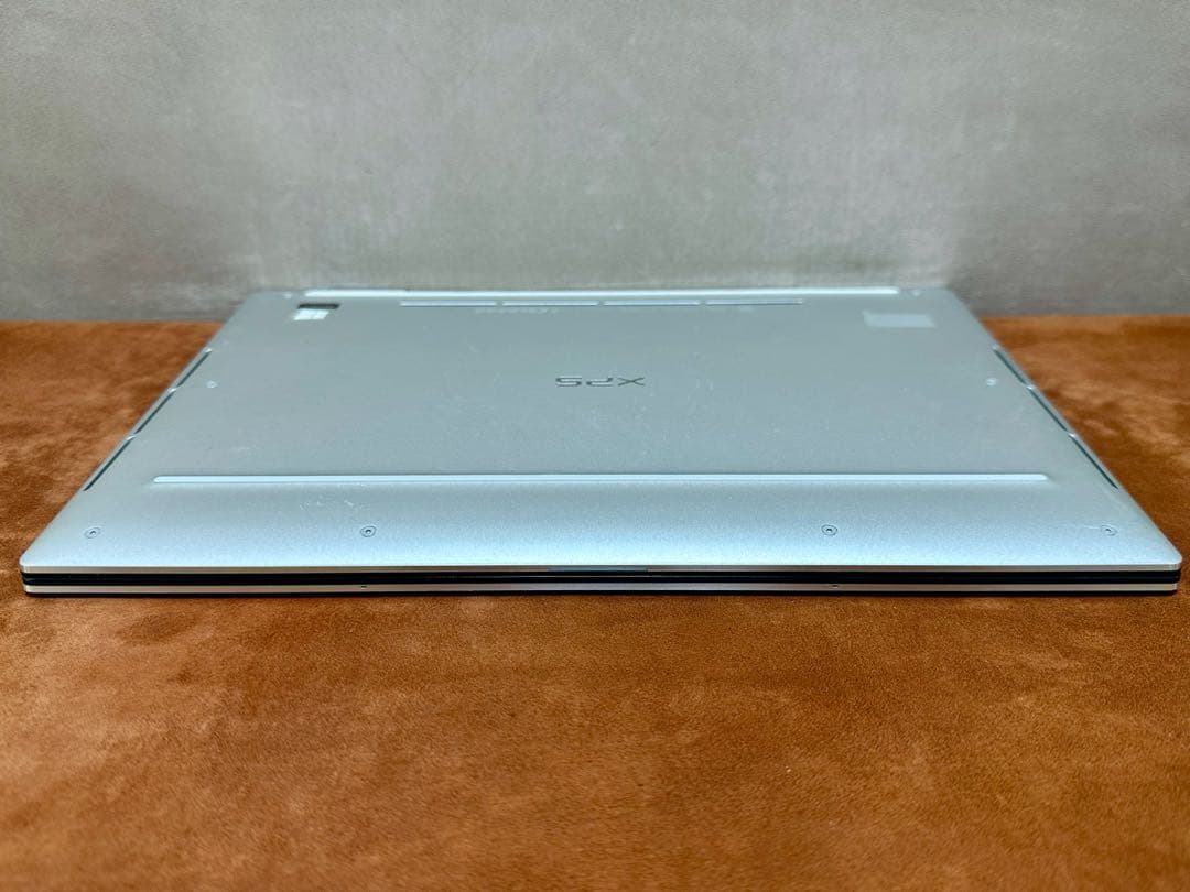 Dell XPS 7390 2-in-1 Core i5 10世代