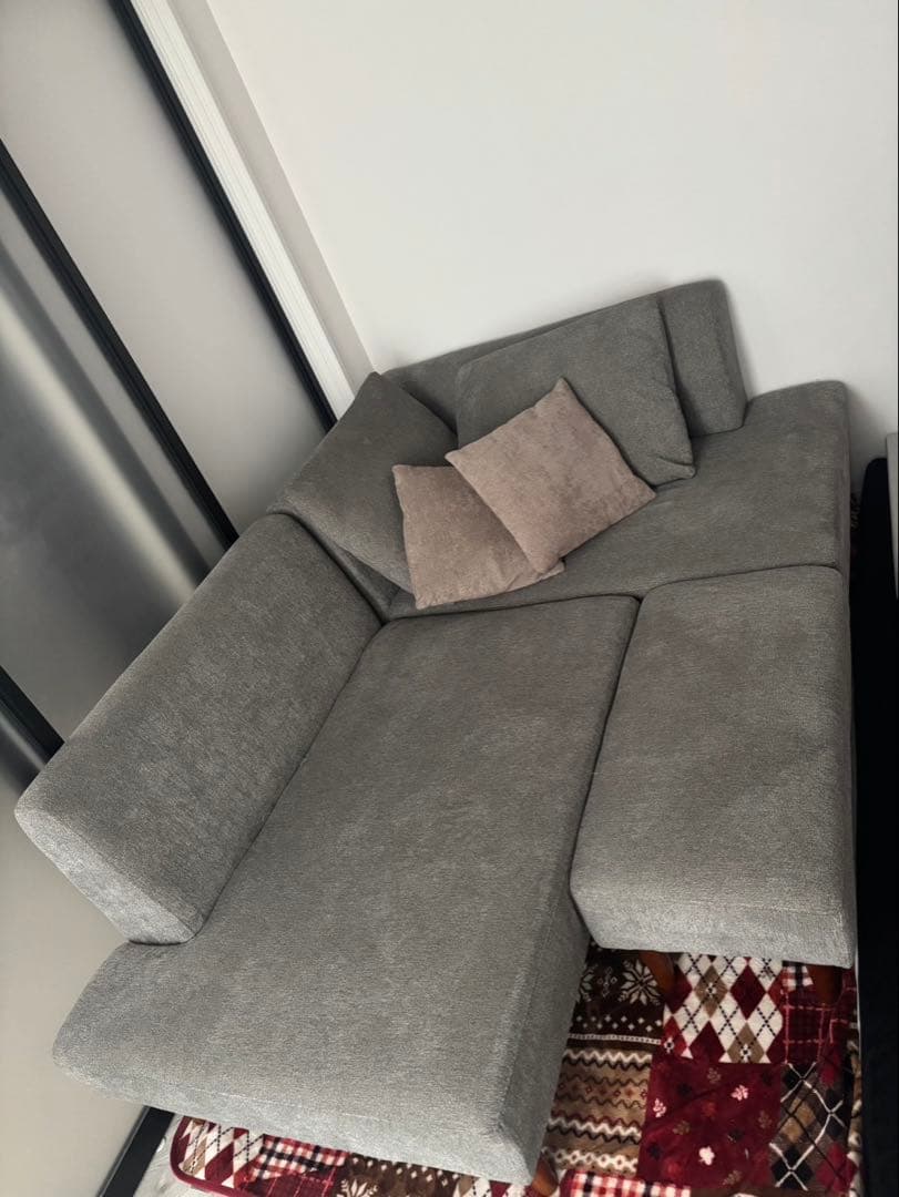 大特価!!グレー L字型ソファ 4個クッション付き