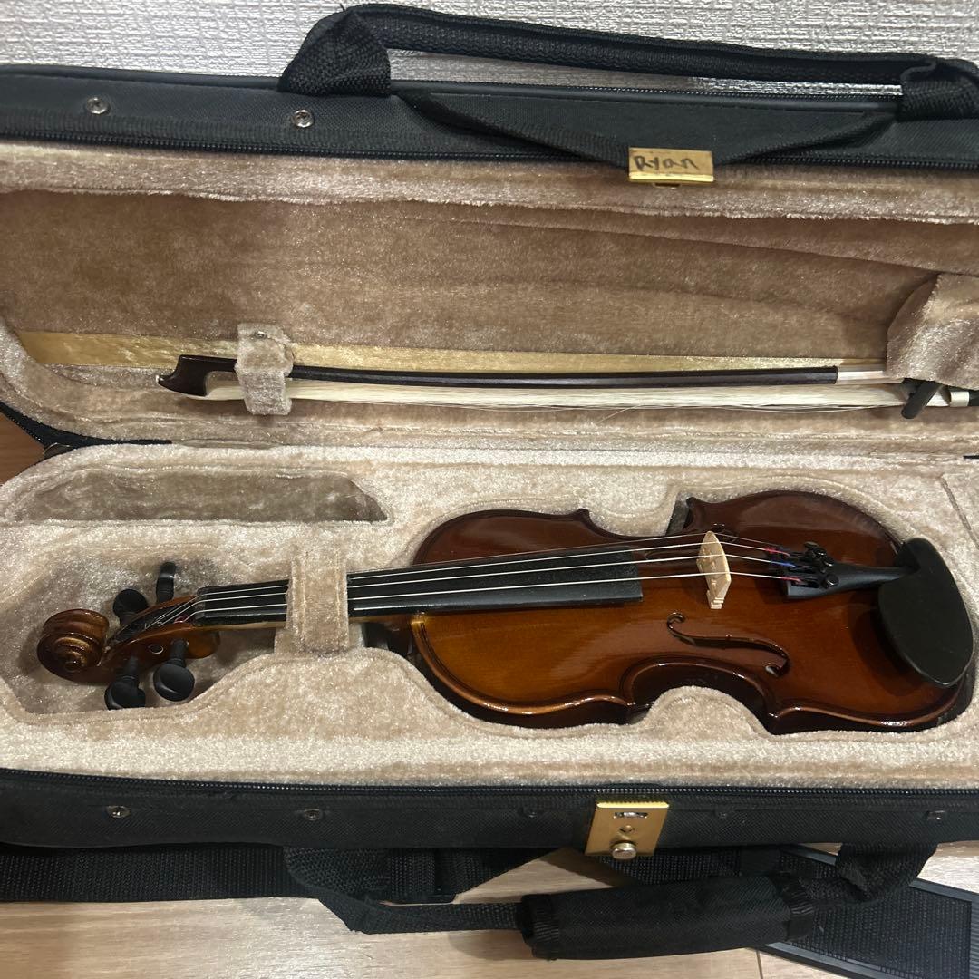 バイオリン　調律済み　弦、ケース付き