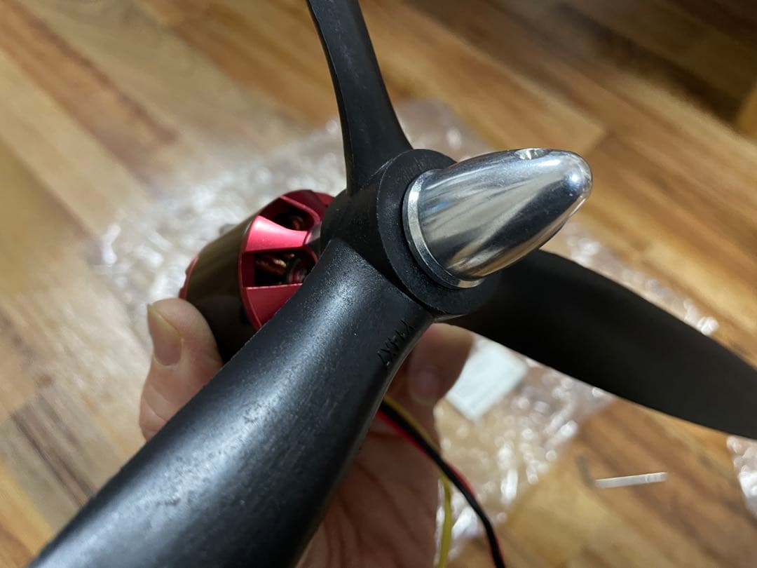 大型機引き込み脚PC-7スケール機　未開封撮影開封購入時のモーターペラおまけ付