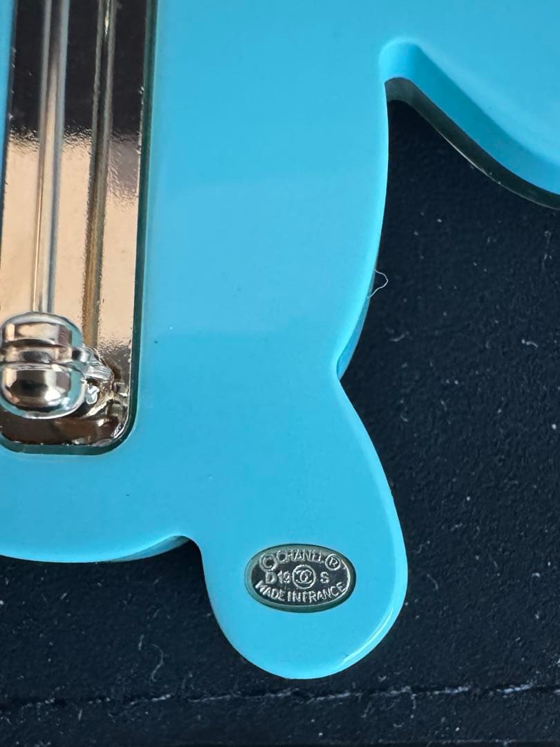 シャネル　CHANEL ブローチ　亀　ホヌ　ロゴ　チャーム