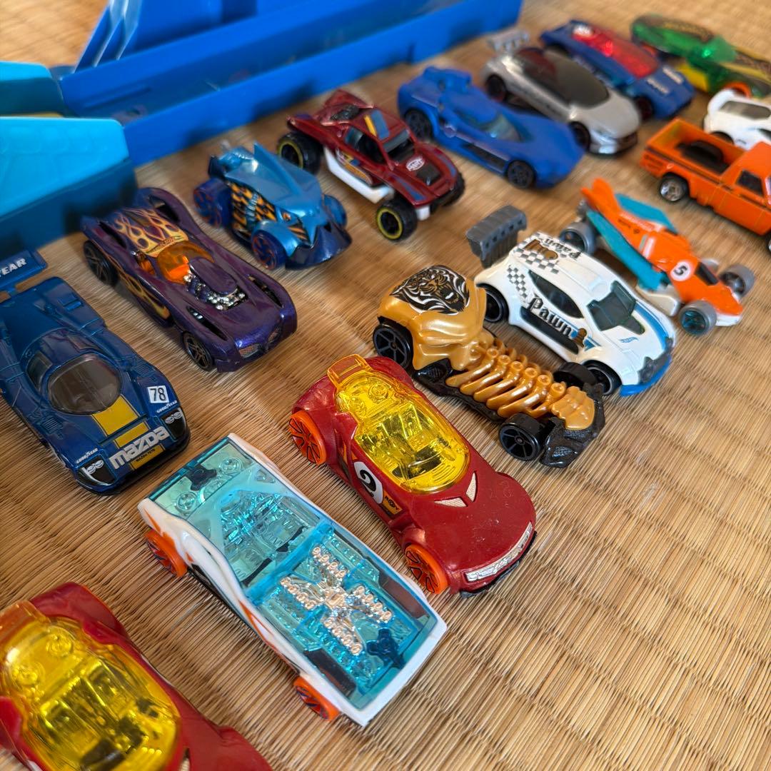 Hot Wheels トラックとミニカーセット