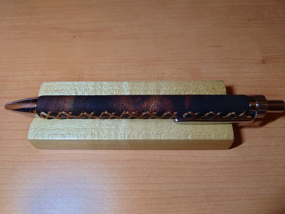 木軸ペン工房　金杢犀　泥染めレザー　ボールペン