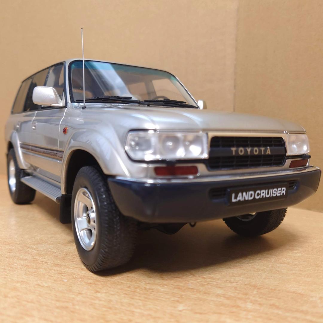 1/18 トヨタ ランドクルーザー HDJ80 1992 (ベージュ) 限定生産