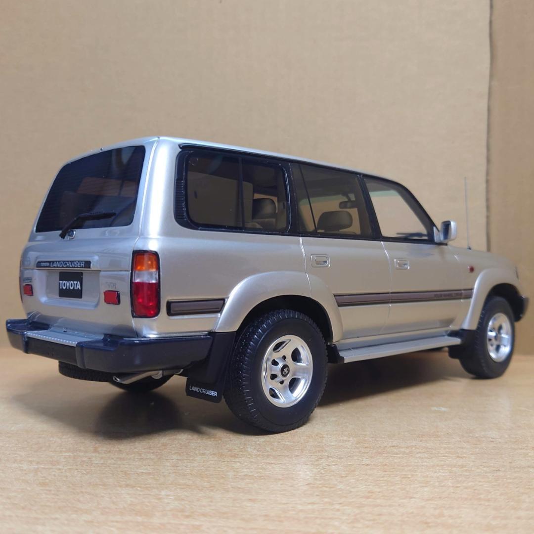 1/18 トヨタ ランドクルーザー HDJ80 1992 (ベージュ) 限定生産