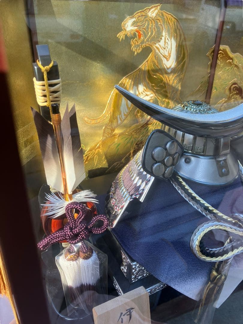 美品　宝雲作 (兜ケース飾り) 伊達政宗公　五月人形　男の子　おしゃれ 初節句