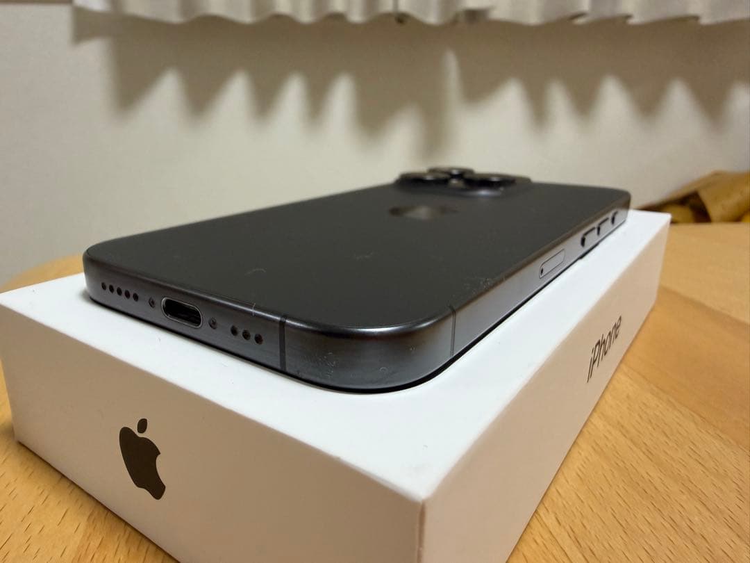 Apple iPhone15 Pro 256GB ブラックチタニウム