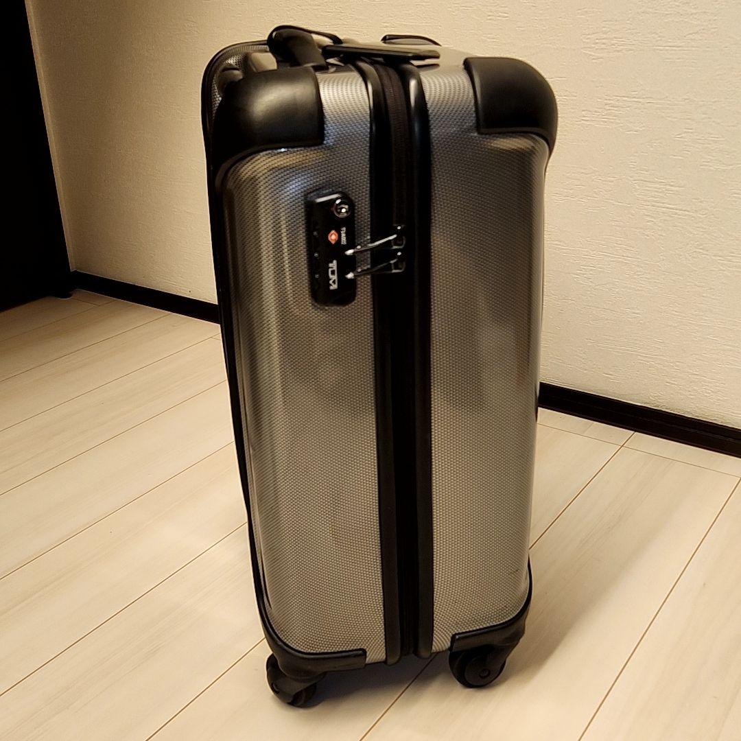 TUMI カーボン柄　4輪スーツケース キャリーケース　VAPOR