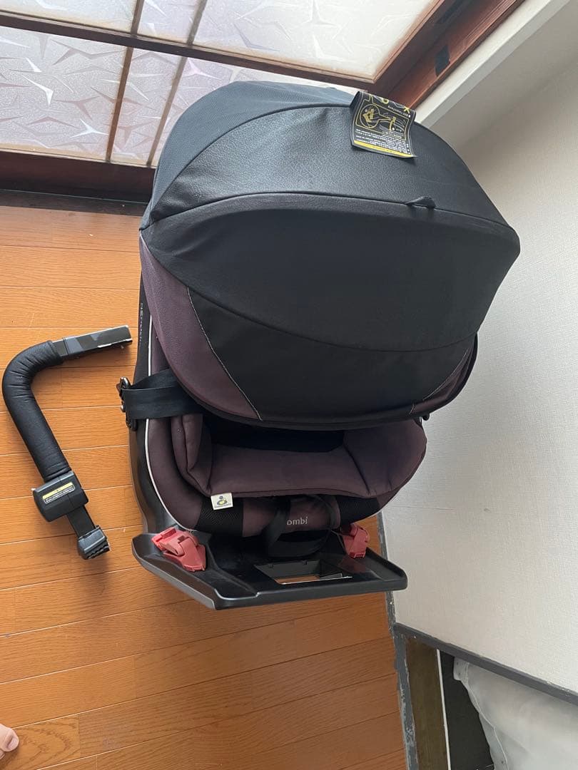 【週末限定お値下げ】Combi コンビ ネルーム エッグショックチャイルドシート