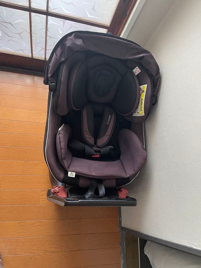 【週末限定お値下げ】Combi コンビ ネルーム エッグショックチャイルドシート