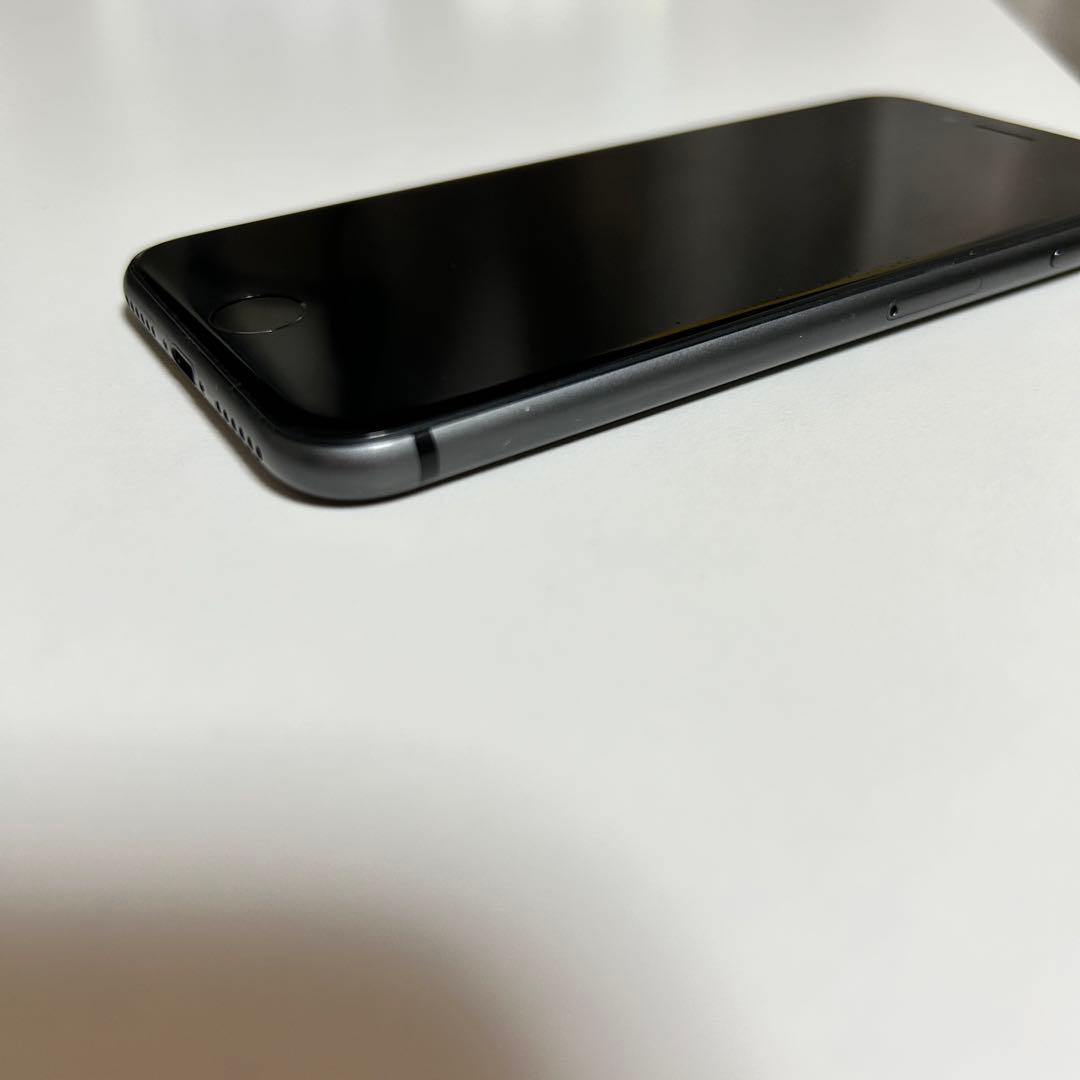 Apple iPhone 8ブラック スペースグレイ本体