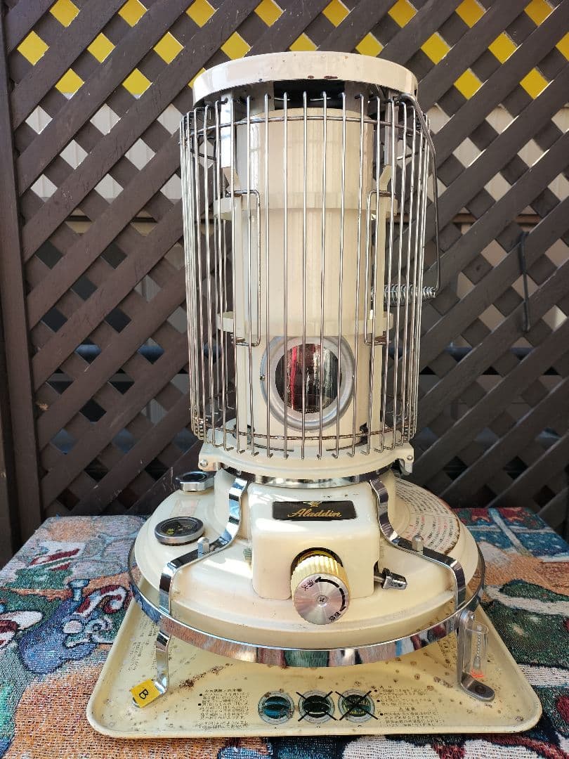 アラジン メンテナンス済。純正芯交換済。取り扱い説明書。ベージュB