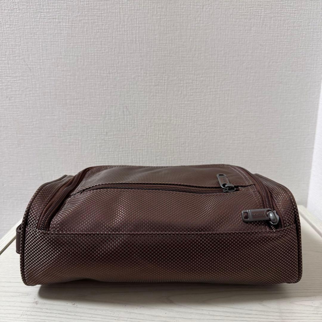 【新品同様】TUMI トゥミ トラベルキット ポーチ 22190 ブラウン