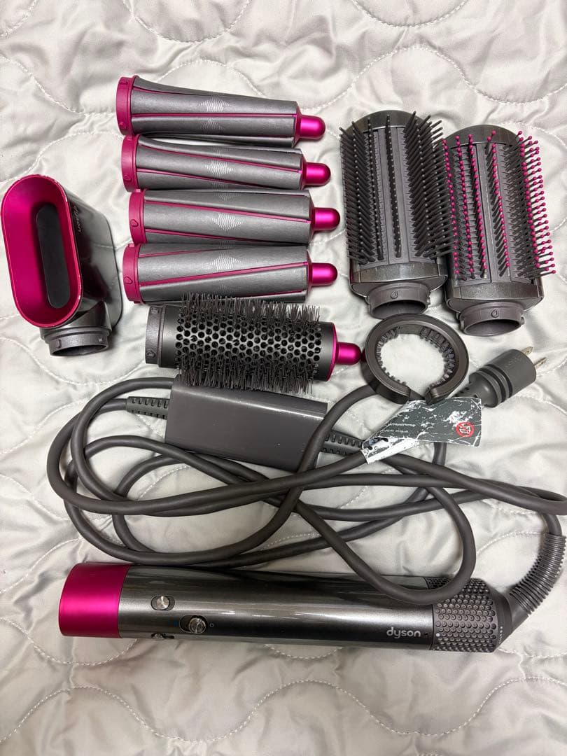 Dyson Airwrap スタイリングツールセット&専用収納バッグ付き