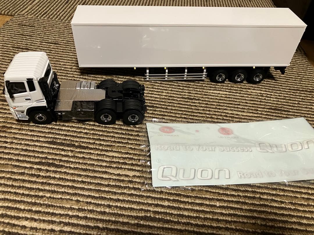 1/50Quon ホワイト トレーラー ミニカー