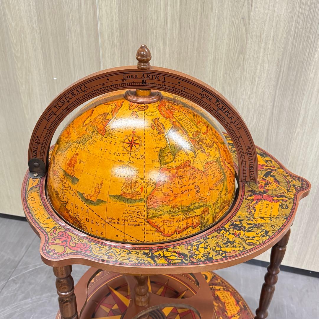 ☆激安‼️ イタリア製 地球儀のモチーフがお洒落なワインラック キャスター付