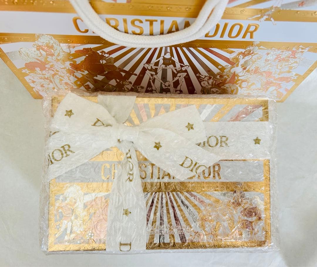 本日発送　完売　新品未使用　ディオール dior 2025 ホリデー　オファー