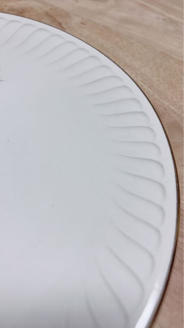 フランスヴィンテージプレートGIENジアン木蓮の花のモチーフ　刻印あり