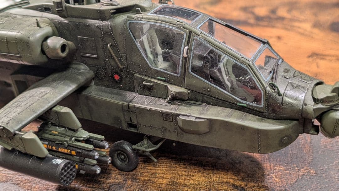 プラモデル完成機　1/48　AH-64Dアパッチ・ロングボウ