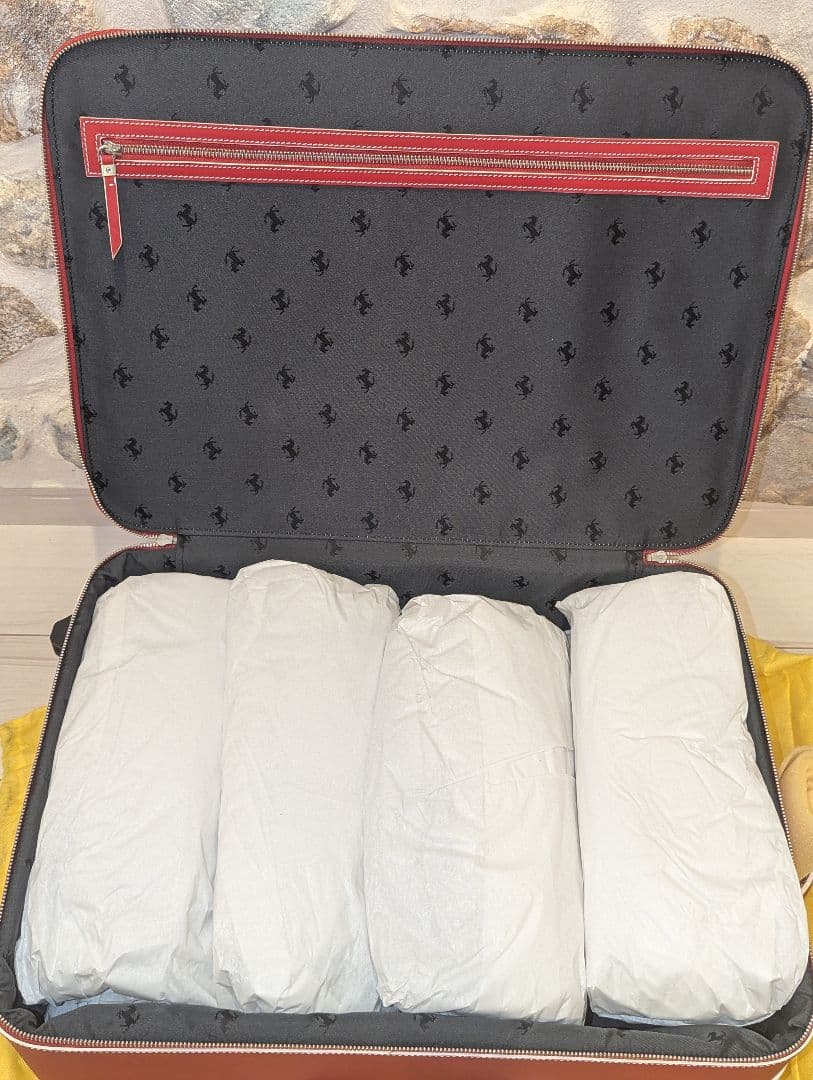 非売品　フェラーリ488gtb スーツケース　キャリケース