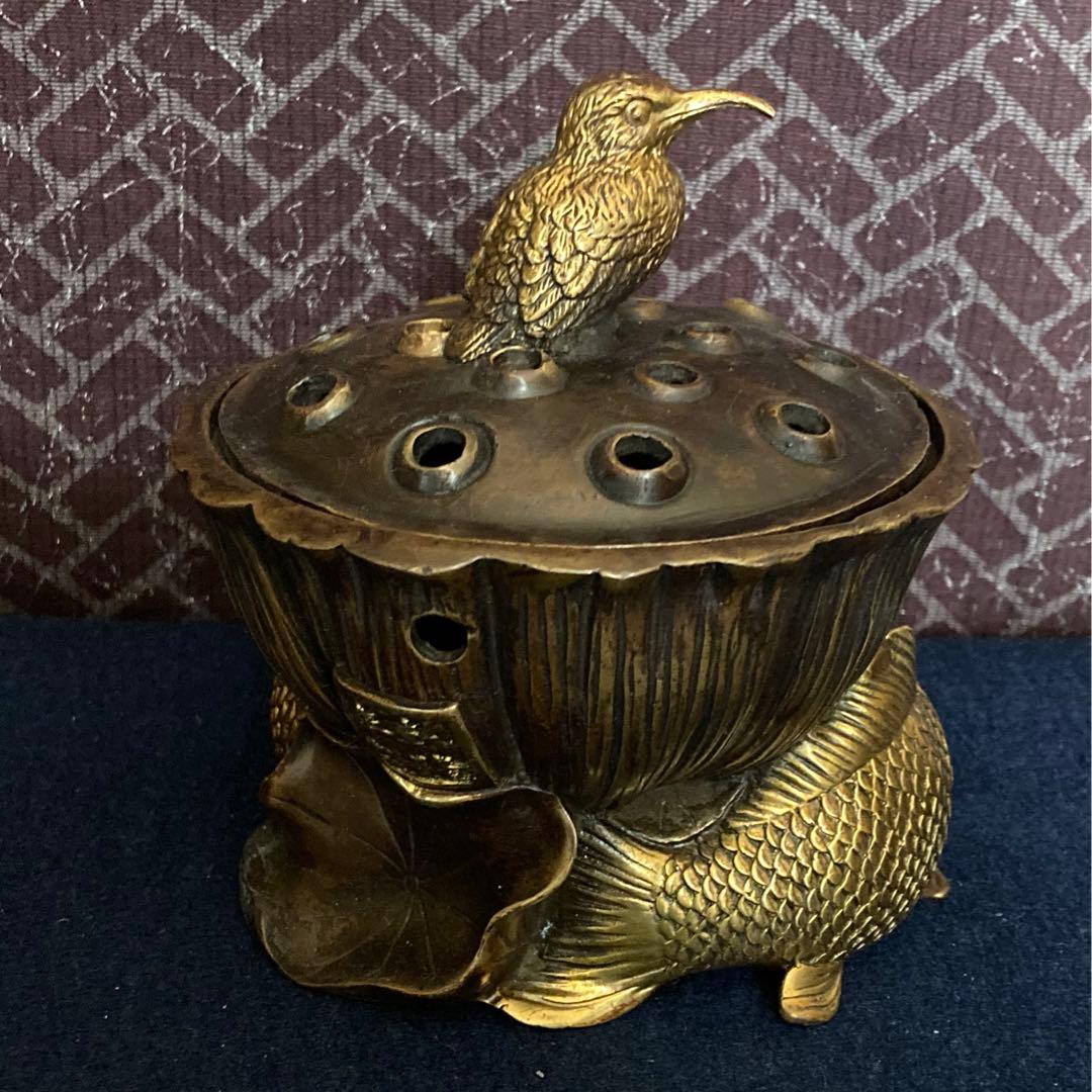 乾隆年製　川瀬摘蓮の葉鯉香炉　唐銅