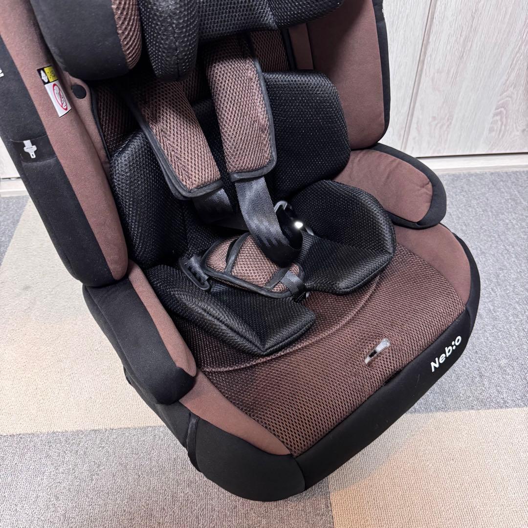 美品　ネビオジュニアシート清掃済み ISOFIXガイドカップ、シート保護マット