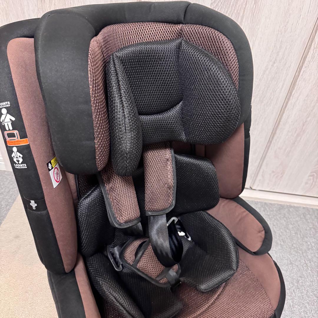 美品　ネビオジュニアシート清掃済み ISOFIXガイドカップ、シート保護マット
