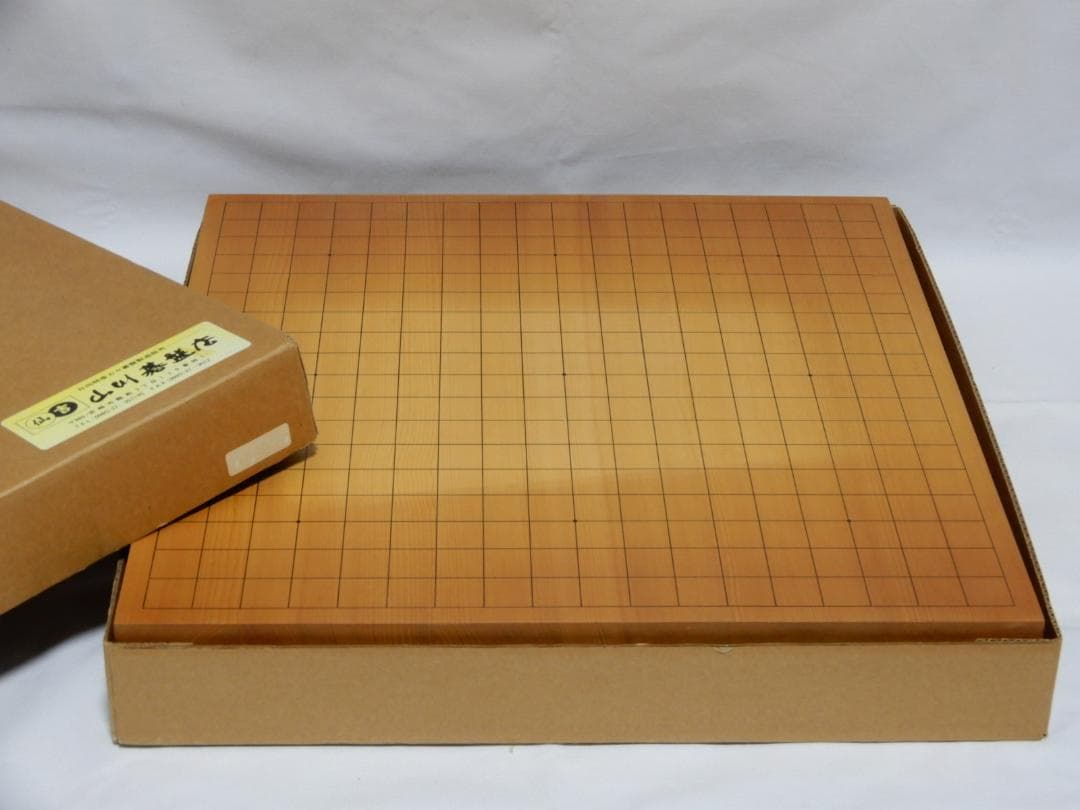 国産（日向産） 本榧卓上碁盤（ハギ盤） 2寸1分　ほんのり甘い香り!　使用僅美品