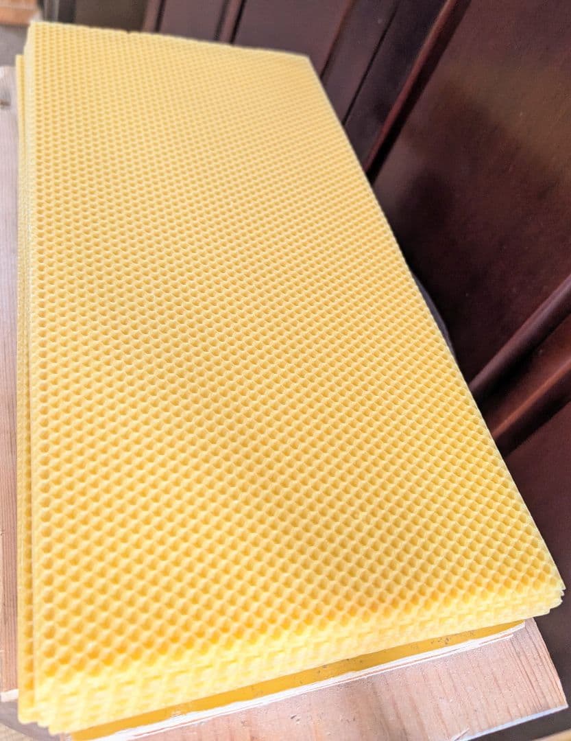 養蜂巣礎シート200枚入り(シートのみです)