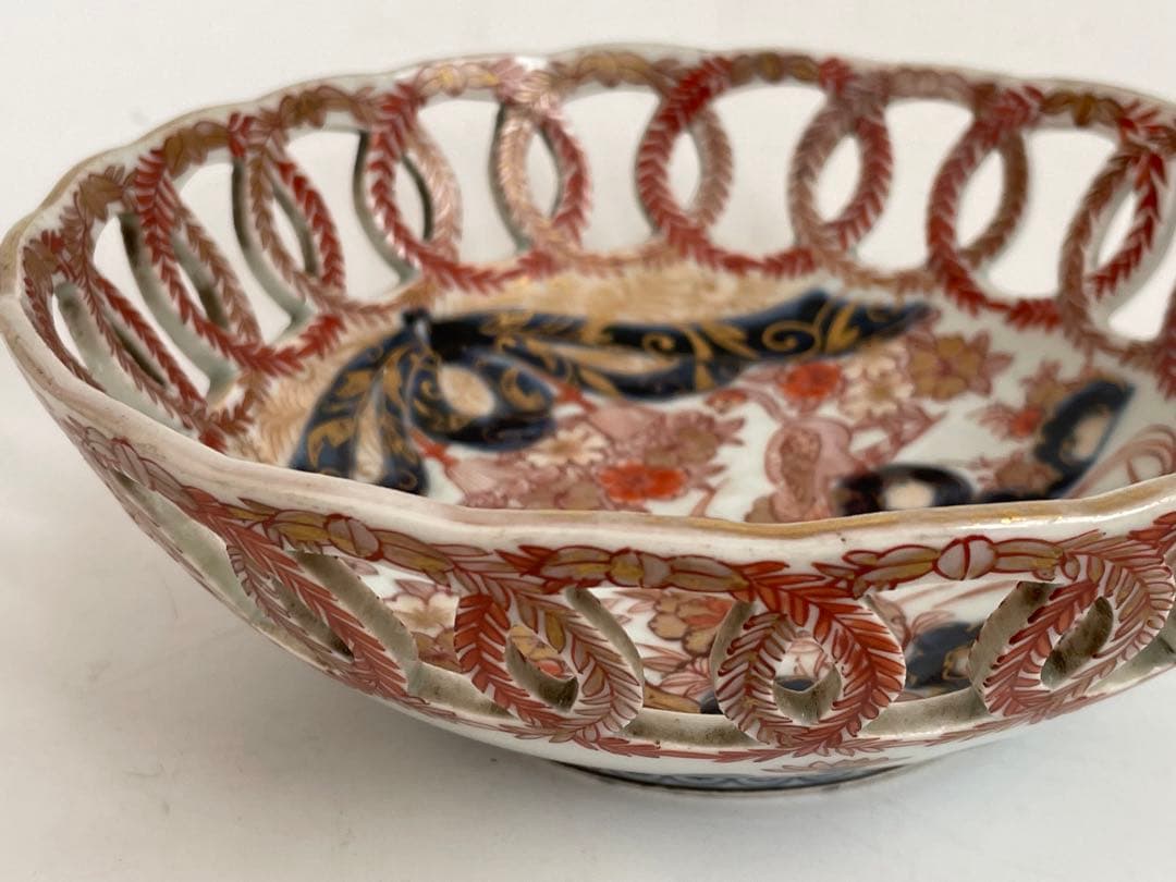 骨董　アンティーク　古伊万里　色絵花鳥図輪繋透鉢　金襴手　透かし　元禄　輸出手