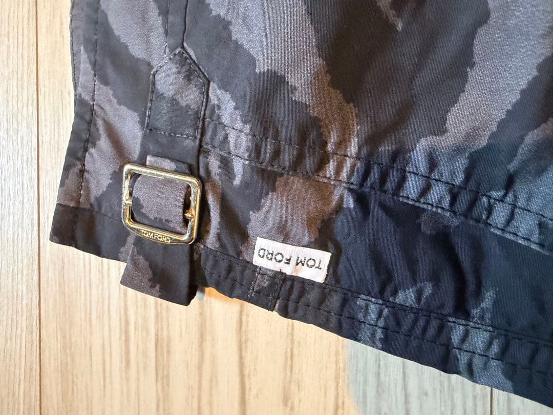 美品　TOM FORD 水着　メンズ　一度だけ着用　イタリア製