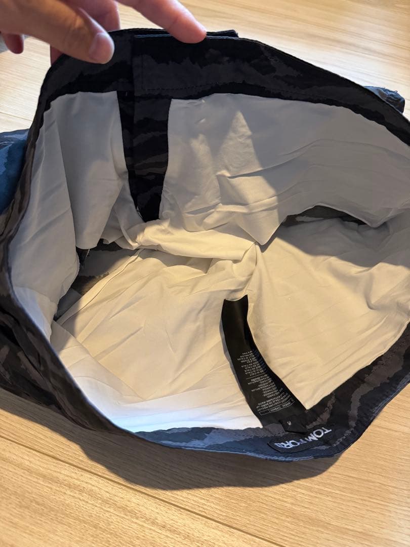 美品　TOM FORD 水着　メンズ　一度だけ着用　イタリア製