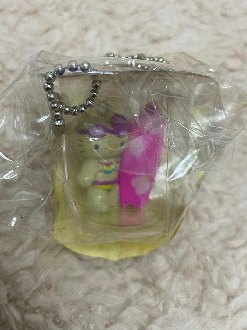 激レア！カップ入り　ハローキティ 水着 サーフボード キーホルダー