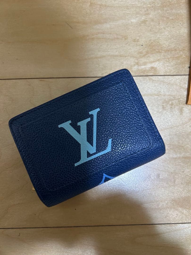 ノエさん専用　LOUIS VUITTON 二つ折り財布 M6111 ネイビー