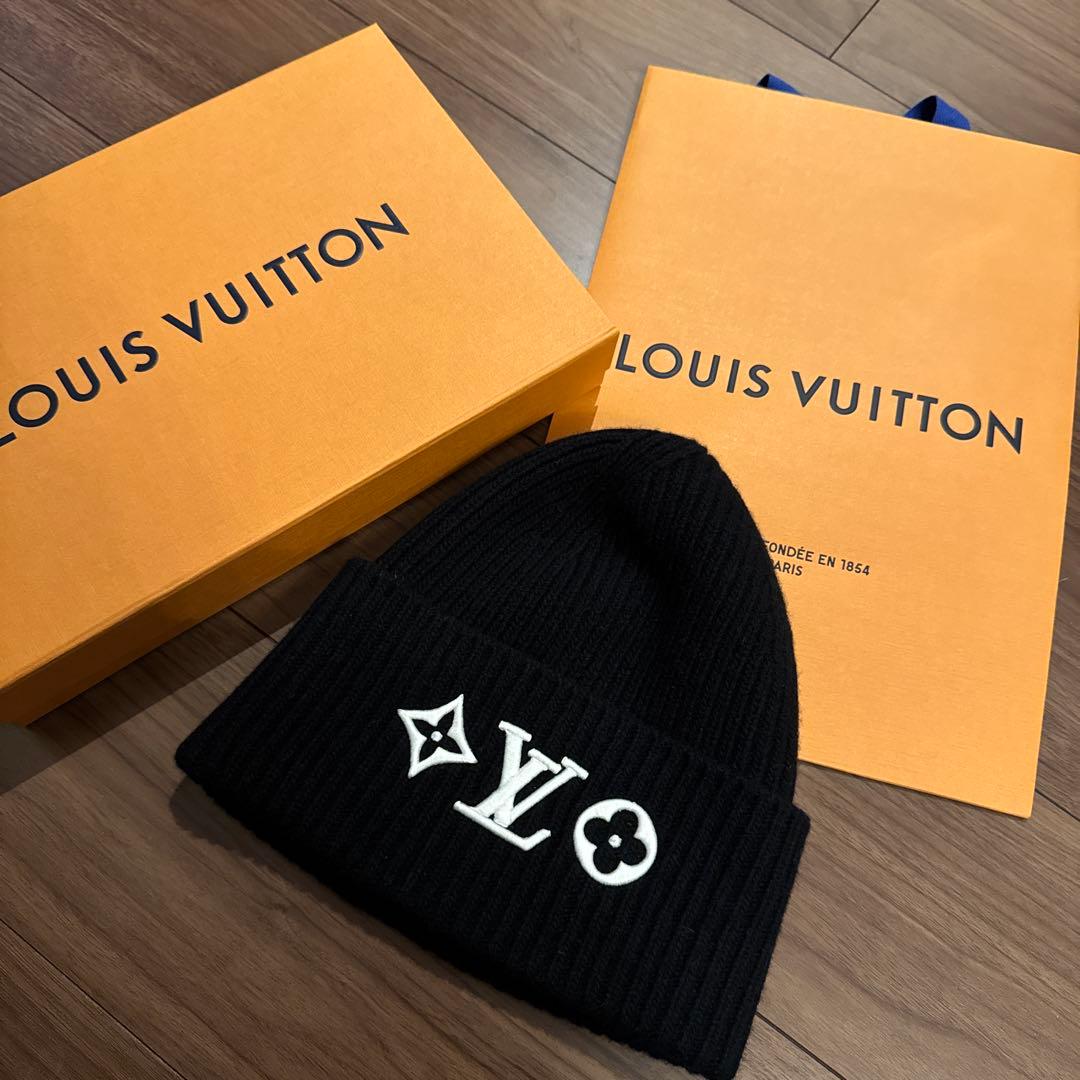 LOUIS VUITTON ロゴ刺繍 ブラックニット帽 ビーニー