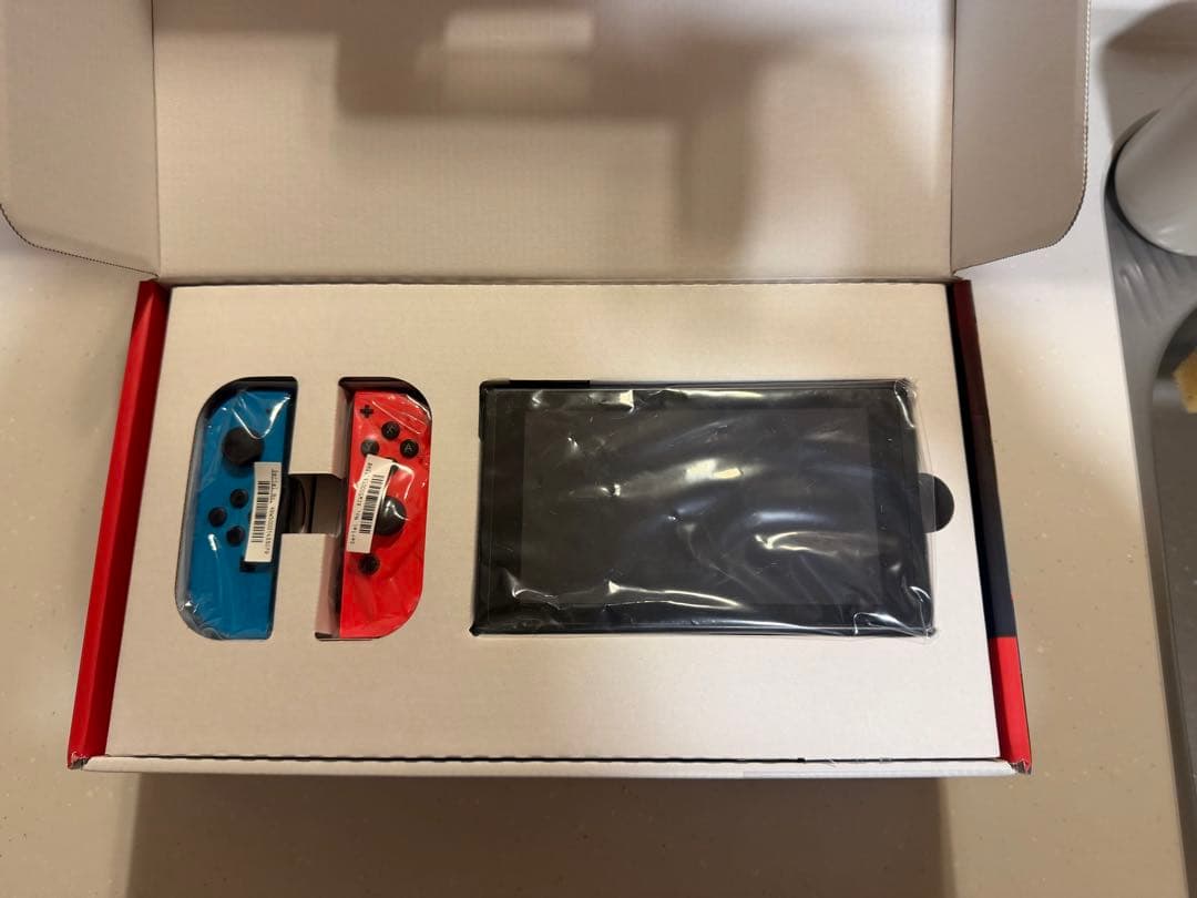 Nintendo Switch 本体 / ケース / SDカード